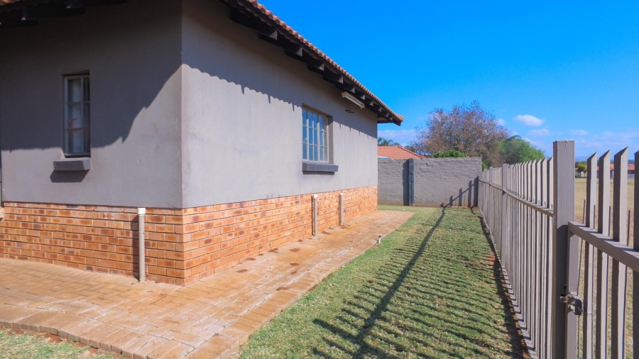 3 Bedroom Property for Sale in Hexrivier Lifestyle Estate North West